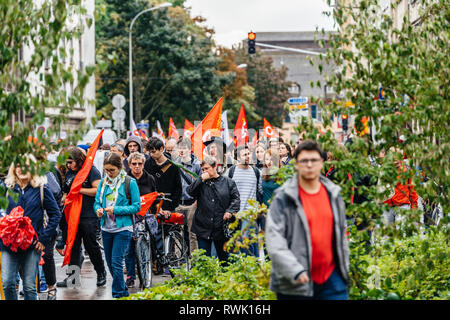 Straßburg, Frankreich - May 12, 2017: Blick auf Masse an politischen März während eines Französischen landesweiten Tag des Protestes gegen die Reform des Arbeitsmarkts von Emmanuel Längestrich Regierung vorgeschlagen, Stockfoto