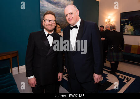 Sir Kenneth Branagh und Dara O'Briain während einer St Patrick's Day Dinner an der Botschaft von Irland in Belgravia, London. Stockfoto