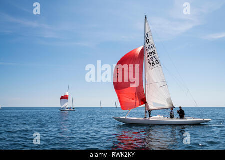 Segelboote in einem Boot Rennen, Cobh, County Cork, Irland Stockfoto