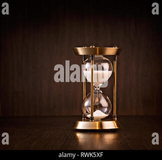 Sanduhr messen. Business Frist oder läuft die Zeit davon. Stockfoto