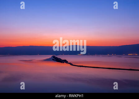 Sonnenaufgang über dem Toten Meer, Israel Stockfoto