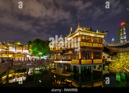 Tea House in Yu Garten in der Nacht, Shanghai, China Stockfoto