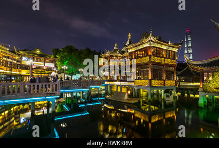 Tea House in Yu Garten in der Nacht, Shanghai, China Stockfoto