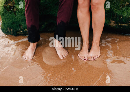 Pärchen genießen Strand Stockfoto