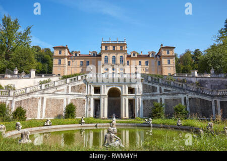 TURIN, Italien - 20 AUGUST 2017: Villa della Regina, Queen Palace mit italienischem Garten und Brunnen an einem sonnigen Sommertag in Turin, Italien Stockfoto