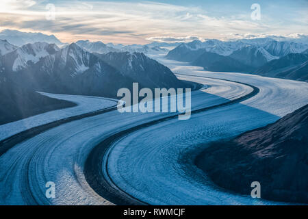 Luftbild des Saint Elias Mountains und Kaskawulsh Glacier im Kluane National Park und Reserve; Haines Junction, Yukon, Kanada Stockfoto