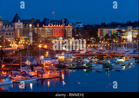 Dämmerung geschossen von Empress Hotel, Inner Harbour, Victoria, British Columbia, Kanada Stockfoto