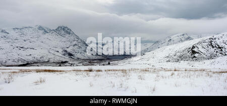 Ogwen valley Snowdonia, Wales im Schnee Stockfoto