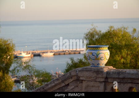 Sciacca, Sizilien - Keramik in der Stadt Stockfoto