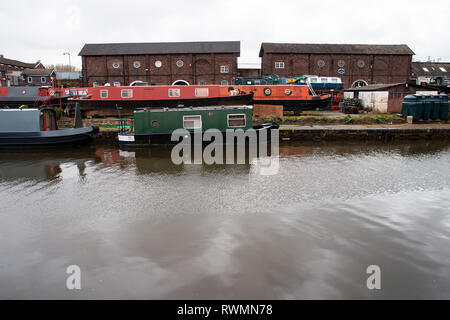 Blick durch Longport Wharf auf der Trent und Mersey Canal, Stoke-on-Trent Stockfoto