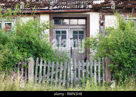 Verfallenes Bauernhaus in der Uckermark Stockfoto