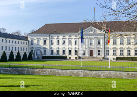 Berlin, Deutschland - 17. Februar 2019: Schloss Bellevue, das erste klassizistische Gebäude in Deutschland, die offizielle Residenz des Präsidenten der Bundesrepublik Deutschland Stockfoto