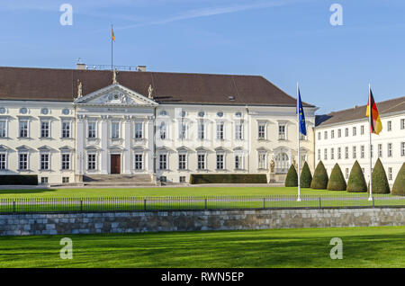 Berlin, Deutschland - 17. Februar 2019: Schloss Bellevue, das erste klassizistische Gebäude in Deutschland, die offizielle Residenz des Präsidenten der Bundesrepublik Deutschland Stockfoto