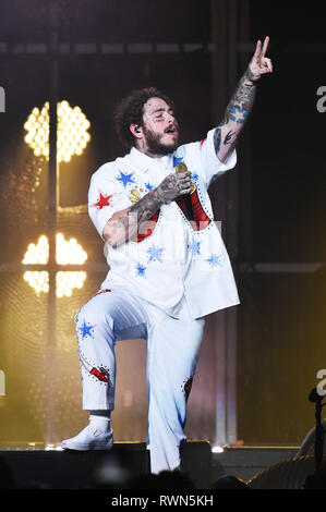 Post Malone führt während der Bud Light Super Bowl LIII Musik Fest am State Farm Arena in Atlanta mit: Post Malone Wo: Atlanta, Georgia, USA, wenn: 02 Feb 2019 Credit: WENN.com Stockfoto