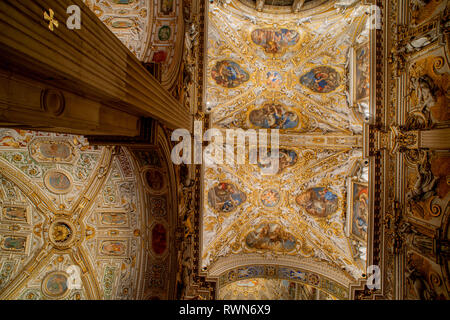 Halbkugelförmige Kuppel der Basilika von Santa Maria Maggiore Bergamo Stockfoto