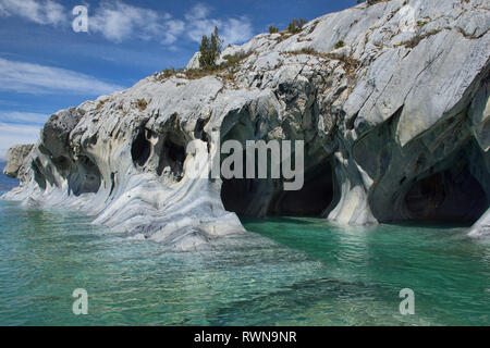 Sculpted erodierten Felsen an der Marmor Höhlen (Capilla de mármol) am Lago General Carrera, Rio Tranquilo, Aysen, Patagonien, Chile Stockfoto