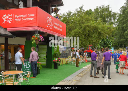 BUILTH WELLS, WALES - Juli 2018: Eingang zum Pavillon der walisischen Regierung auf dem Ausstellungsgelände in Builth Wells. Stockfoto