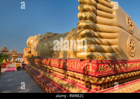 Liegenden Buddha Wat Pha That Luang in Vientiane Laos Stockfoto