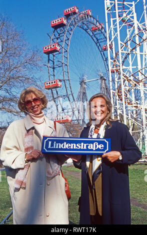 Der lindenstraße, Fernsehserie, Deutschland 1988 Darsteller: Ute Mora, Dorothea Parton Stockfoto
