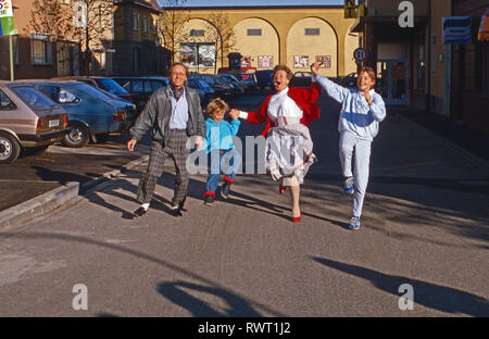 Der lindenstraße, Fernsehserie, Deutschland 1986 Darsteller: Joachim Luger, Moritz A. Sachs, Maria Luise Marjan, Christian Kahrmann Stockfoto