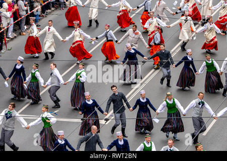 XXVI lettischen Lied und XVI Dance Festival 2018 in Lettland, vom 30. Juni bis 8. Juli. Die lettischen Lied und Tanz Festival ist eines der größten Bewunderer cho Stockfoto