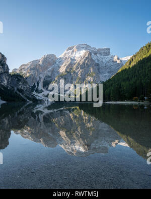 Ein Blick auf den Berg weiter zum Lago di Braies, Italien Stockfoto