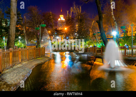 Ankara, Türkei / 17. Februar 2019: Kugulu Park, ist ein beliebter Ort. Kugulu Park in der Nacht, Langzeitbelichtung Stockfoto