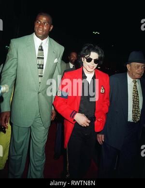 Magic Johnson und Michael Jackson Juni 5, 1995 == JacksonMichael MagicJohnson 17 Veranstaltung in Hollywood Leben - Kalifornien, Red Carpet Event, USA, Filmindustrie, Prominente, Fotografie, Bestof, Kunst, Kultur und Unterhaltung, Topix prominente Mode, Besten, Hollywood Leben, Event in Hollywood Leben - Kalifornien, Roter Teppich und backstage, Film Stars, TV Stars, Musik, Promis, Topix, Bestof, Kunst, Kultur und Unterhaltung, vertikal, eine Person, Fotografie, Headshot, 2002 Anfrage tsuni@Gamma-USA.com, Kredit Tsuni/USA, Stockfoto