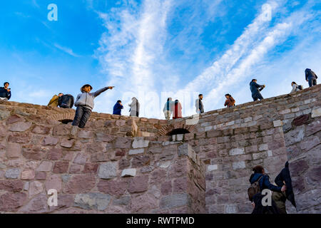 Ankara/Turkey-February 02 2019: Personen, die Oben auf der Burg von Ankara Stockfoto