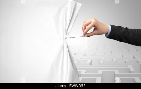 Hand Herausziehen des Papiers Vorhang, wechselnde Szene Konzept Stockfoto