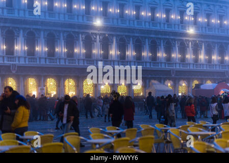 Venedig, Italien. 5. März 2019. Karneval in Venedig. Szenen aus dem letzten Tag der Karneval von Venedig, einschließlich der Besten maskierte Kostümwettbewerb Award Cere Stockfoto