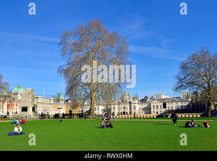 London, England, UK. St James's Park - einem warmen sonnigen Tag im Februar 2019 Stockfoto