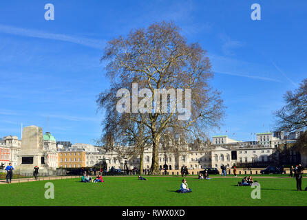 London, England, UK. St James's Park - einem warmen sonnigen Tag im Februar 2019 Stockfoto