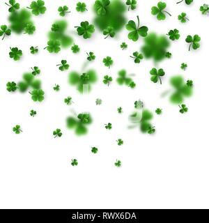 Saint Patrick's Day Grenze mit grünen Vier und Baum 3D-blättrige Kleeblätter auf weißem Hintergrund. Irisches Glück und Erfolg Symbole. Vector Illustration. Stock Vektor