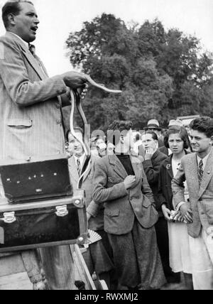 Straßenhändler, jährliche Festival, Macchia Antonini, Toskana, 1953 Stockfoto