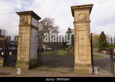 Cae-Glas Park Toren und War Memorial Gardens in Telford Shropshire Stockfoto