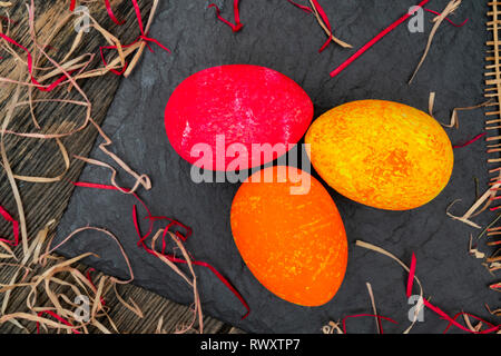 Bemalte Eier eines traditionellen christlichen Ostern Urlaub. Stockfoto
