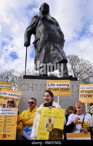 Westminster, London, Großbritannien. 7. Mär 2019. Protest für Orkambi, Cystic Fibrosis Trust. Häuser des Parlaments, den Parliament Square, Westminster, London.UK Credit: michael Melia/Alamy leben Nachrichten Stockfoto
