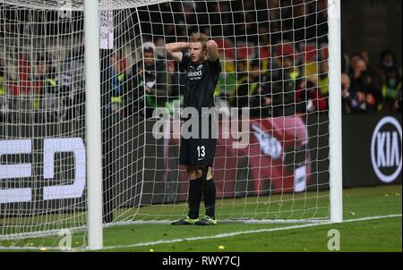 Frankfurt, Deutschland. 07 Mär, 2019. firo: 07.03.2019, Fußball, Fußball: UEFA Europa League, EL, Saison 2018/2019 Runde 16, erste Etappe, Eintracht Frankfurt - Inter Mailand 0:0 Martin HINTEREGGER, Frankfurt, Enttauschung | Verwendung der weltweiten Kredit: dpa/Alamy leben Nachrichten Stockfoto