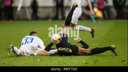 Frankfurt, Deutschland. 07 Mär, 2019. firo: 07.03.2019, Fußball, Fußball: UEFA Europa League, EL, Saison 2018/2019 Runde 16, erste Etappe, Eintracht Frankfurt - Inter Mailand 0:0 D'AMBROSIO Foul auf HALLER | Verwendung der weltweiten Kredit: dpa/Alamy leben Nachrichten Stockfoto