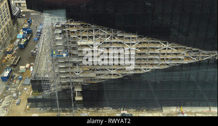 Berlin, Deutschland. 07 Mär, 2019. Mit Blick auf das neue Gebäude der Axel Springer Haus, Baustelle, Axel Springer neues Gebäude Bilanzpressekonferenz 2019 der Axel Springer SE in Berlin, Deutschland am 07.03.2019. | Verwendung der weltweiten Kredit: dpa/Alamy leben Nachrichten Stockfoto