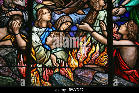 Feuer der Hölle Glasfenster in der Basílica de Nuestra Señora de los Ángeles, Cartago, Costa Rica Stockfoto