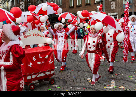 Düsseldorf, Deutschland. Vom 4. März 2019. Die jährlichen Rosenmontag (Rose Montag oder Rosenmontag) Carnival Parade findet in Düsseldorf. Stockfoto