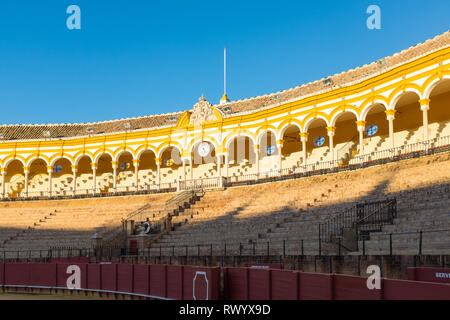 Plaza de Toros de la Real Maestranza de Caballería de Sevilla oder Sevilla Stierkampfarena Arena Stockfoto