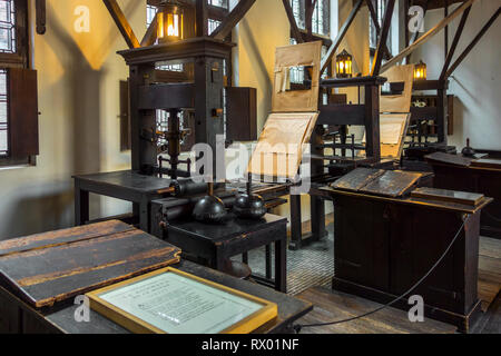 Print Shop Übersicht 18. und 17. jahrhundert Druckmaschinen in das Plantin-Moretus-Museum/Plantin-Moretusmuseum, Antwerpen, Belgien