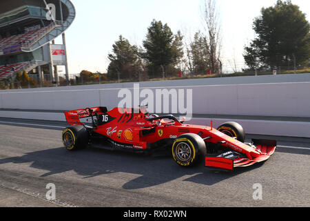 Montmelo, Barcelona - Spanien. 28 Uhr Februar 2019. Charles Leclerc von Monaco fahren die (16) die Scuderia Ferrari SF90 auf der Spur während der F1 Winter Testen Stockfoto