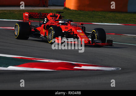 Montmelo, Barcelona - Spanien. 28 Uhr Februar 2019. Sebastian Vettel von Deutschland fahren die (5) die Scuderia Ferrari SF90 auf der Spur während der F1 Winter Testen Stockfoto