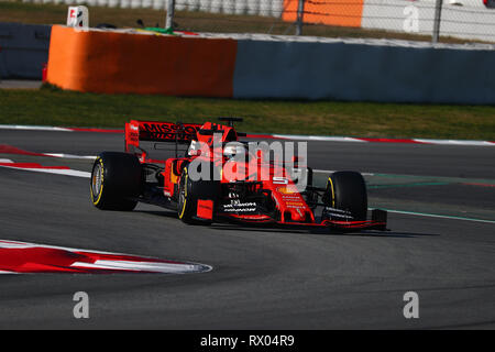 Montmelo, Barcelona - Spanien. 28 Uhr Februar 2019. Sebastian Vettel von Deutschland fahren die (5) die Scuderia Ferrari SF90 auf der Spur während der F1 Winter Testen Stockfoto