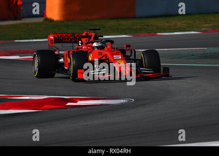 Montmelo, Barcelona - Spanien. 28 Uhr Februar 2019. Sebastian Vettel von Deutschland fahren die (5) die Scuderia Ferrari SF90 auf der Spur während der F1 Winter Testen Stockfoto