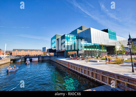 Kopenhagen, Denmark-August 1, 2018: Die BLOX Gebäude, einen neuen Prestige Gebäude für Architektur und Design auf Christen Brygge in Kopenhagen. (Auch h Stockfoto